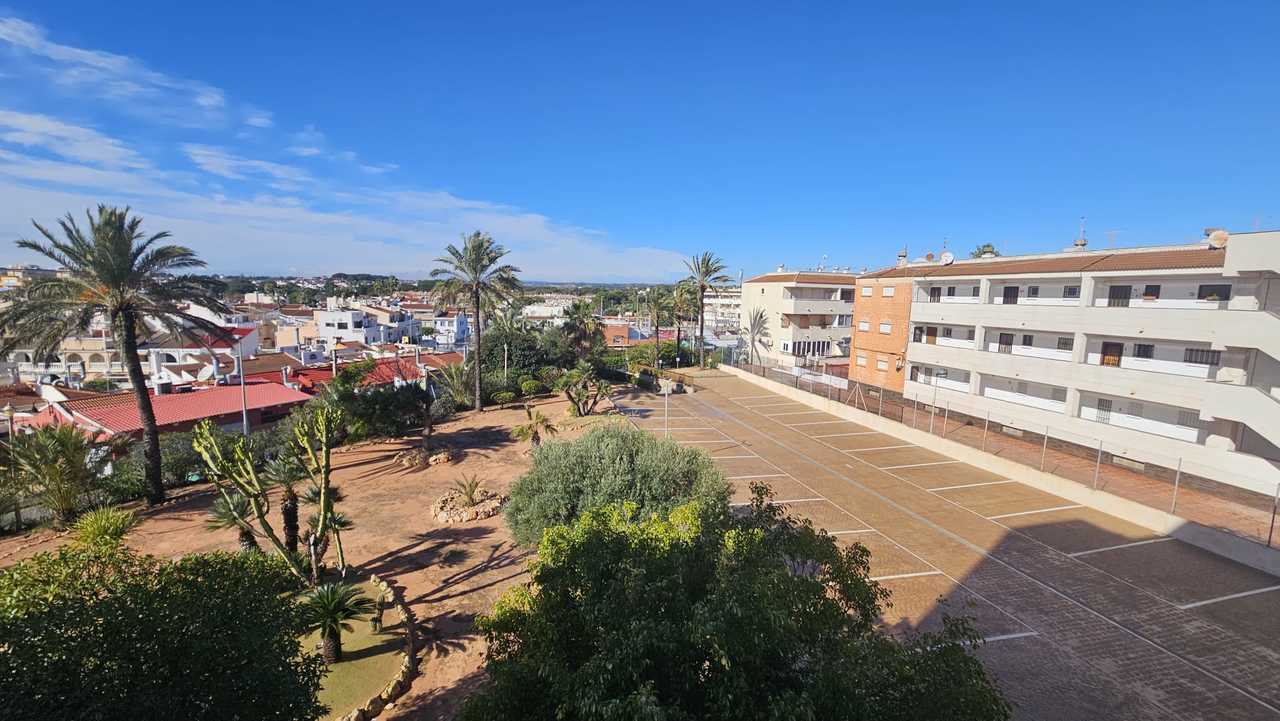 3 Bed, 2 Bath, ApartmentFor Sale, Mil Palmeras, Alicante