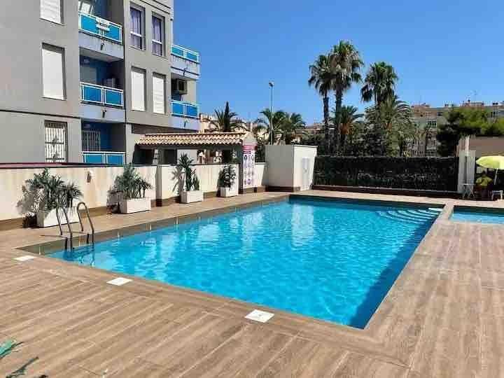 2 Bed, 1 Bath, ApartmentFor Sale, Torrevieja, Alicante