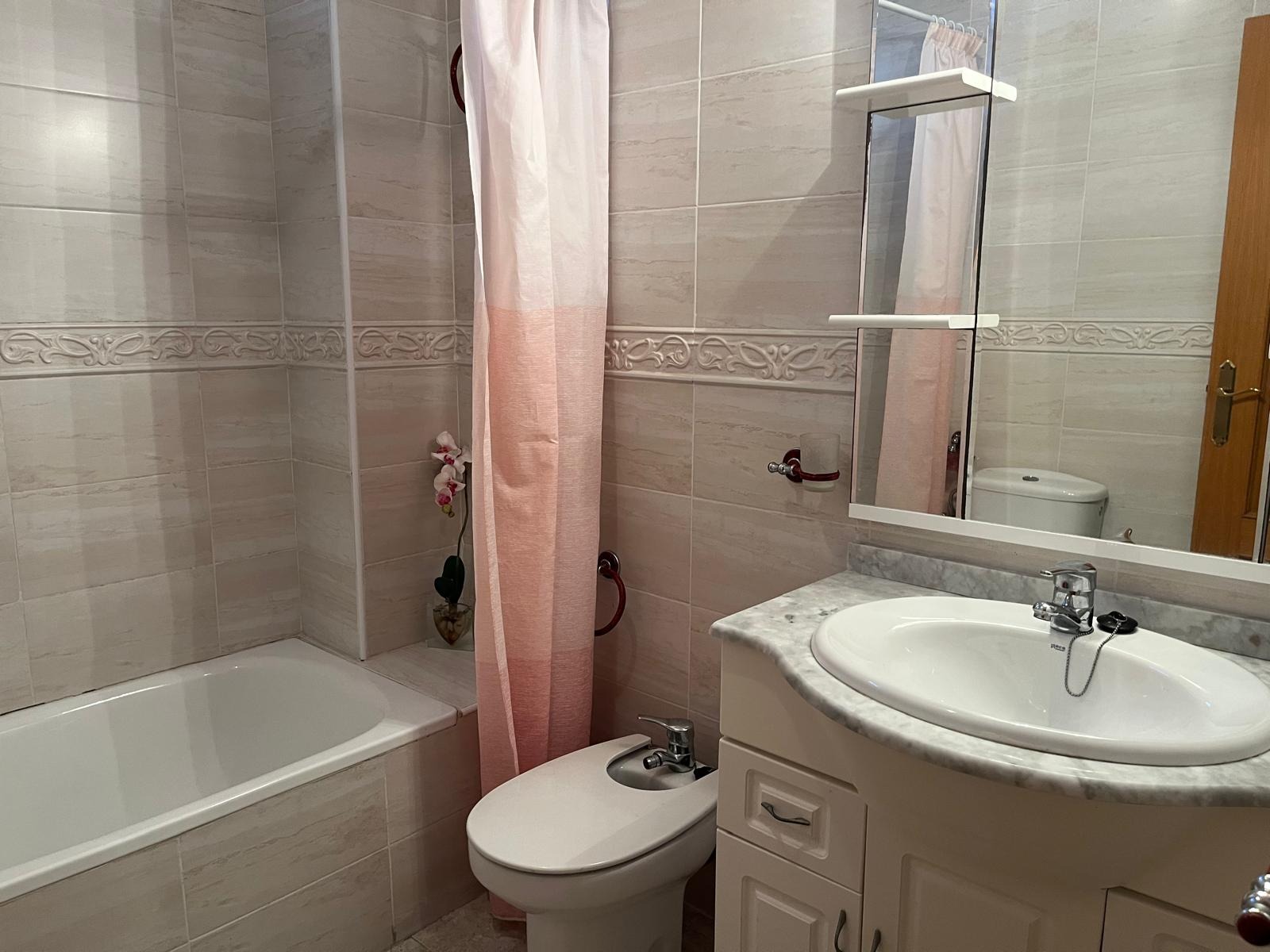 3 Bed, 2 Bath, ApartmentFor Sale, Almoradi, Alicante