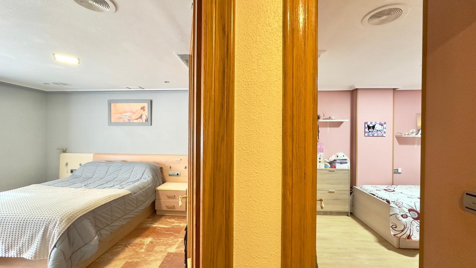 4 Bed, 2 Bath, ApartmentFor Sale, Torrevieja, Alicante