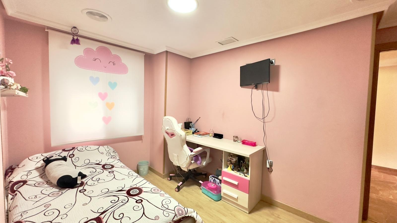 4 Bed, 2 Bath, ApartmentFor Sale, Torrevieja, Alicante