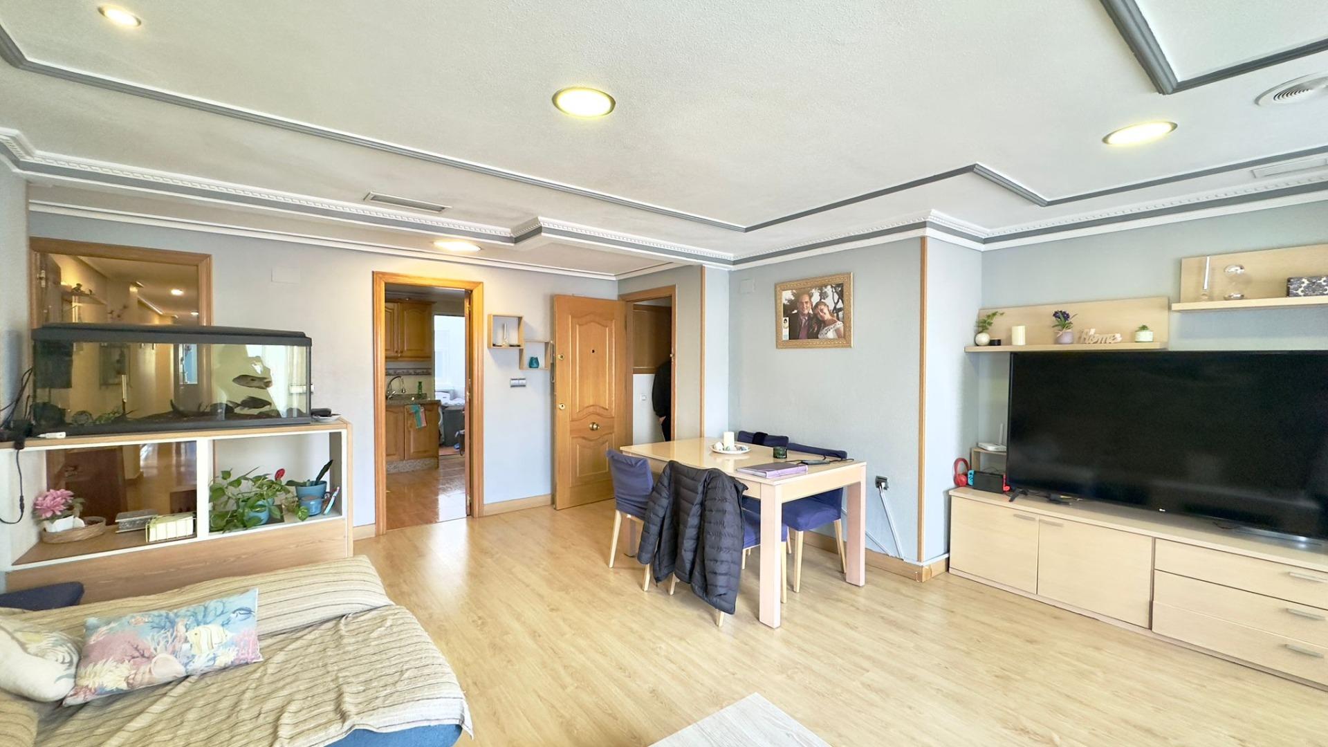 4 Bed, 2 Bath, ApartmentFor Sale, Torrevieja, Alicante