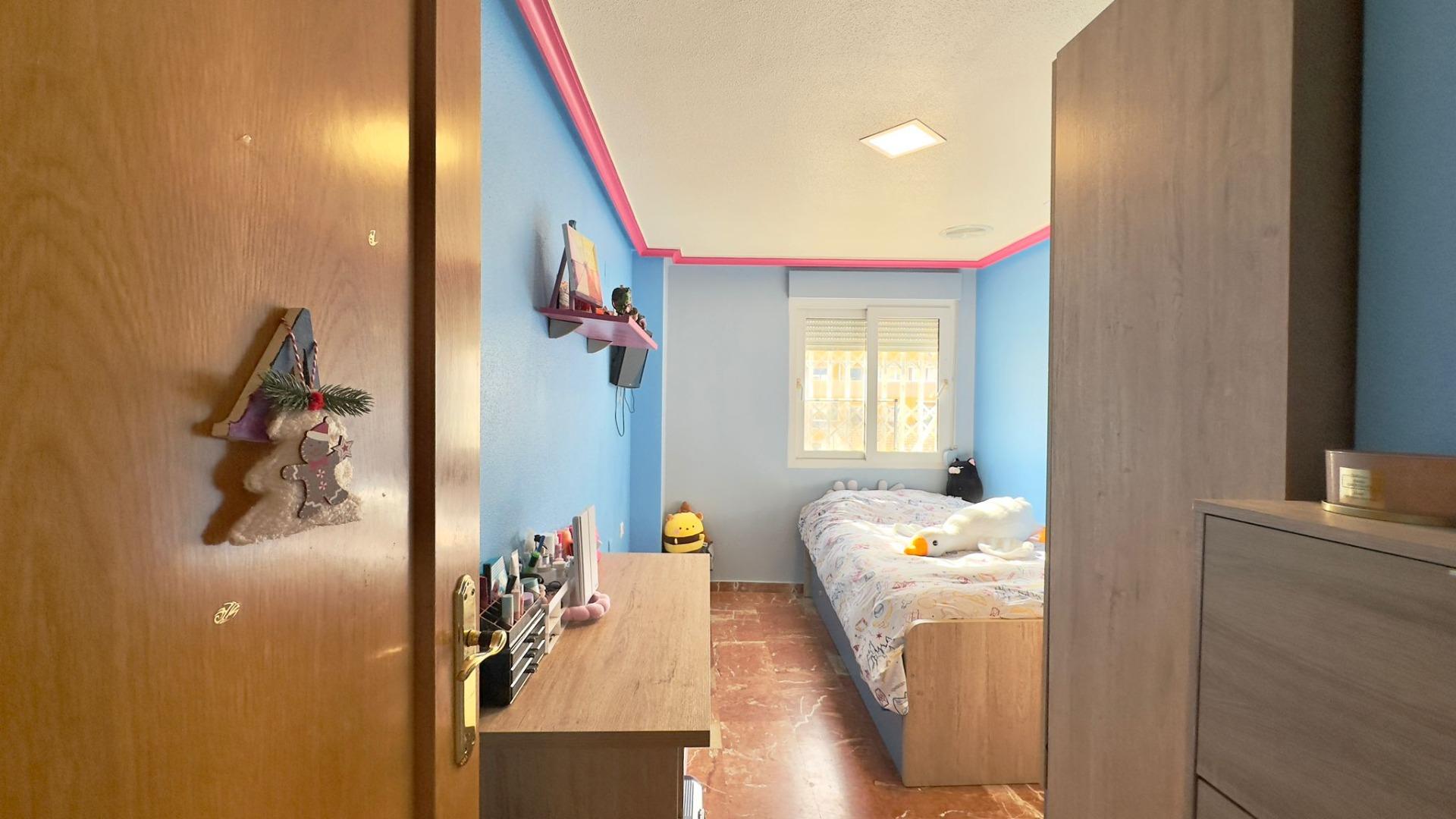 4 Bed, 2 Bath, ApartmentFor Sale, Torrevieja, Alicante