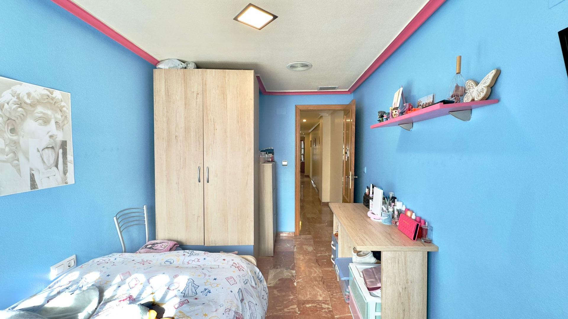 4 Bed, 2 Bath, ApartmentFor Sale, Torrevieja, Alicante