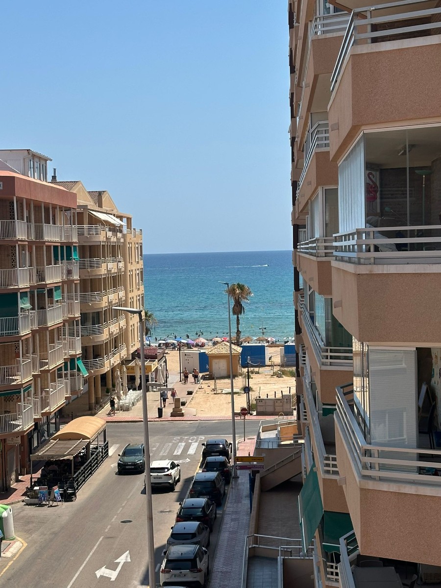3 Bed, 1 Bath, ApartmentFor Sale, Torrevieja, Alicante