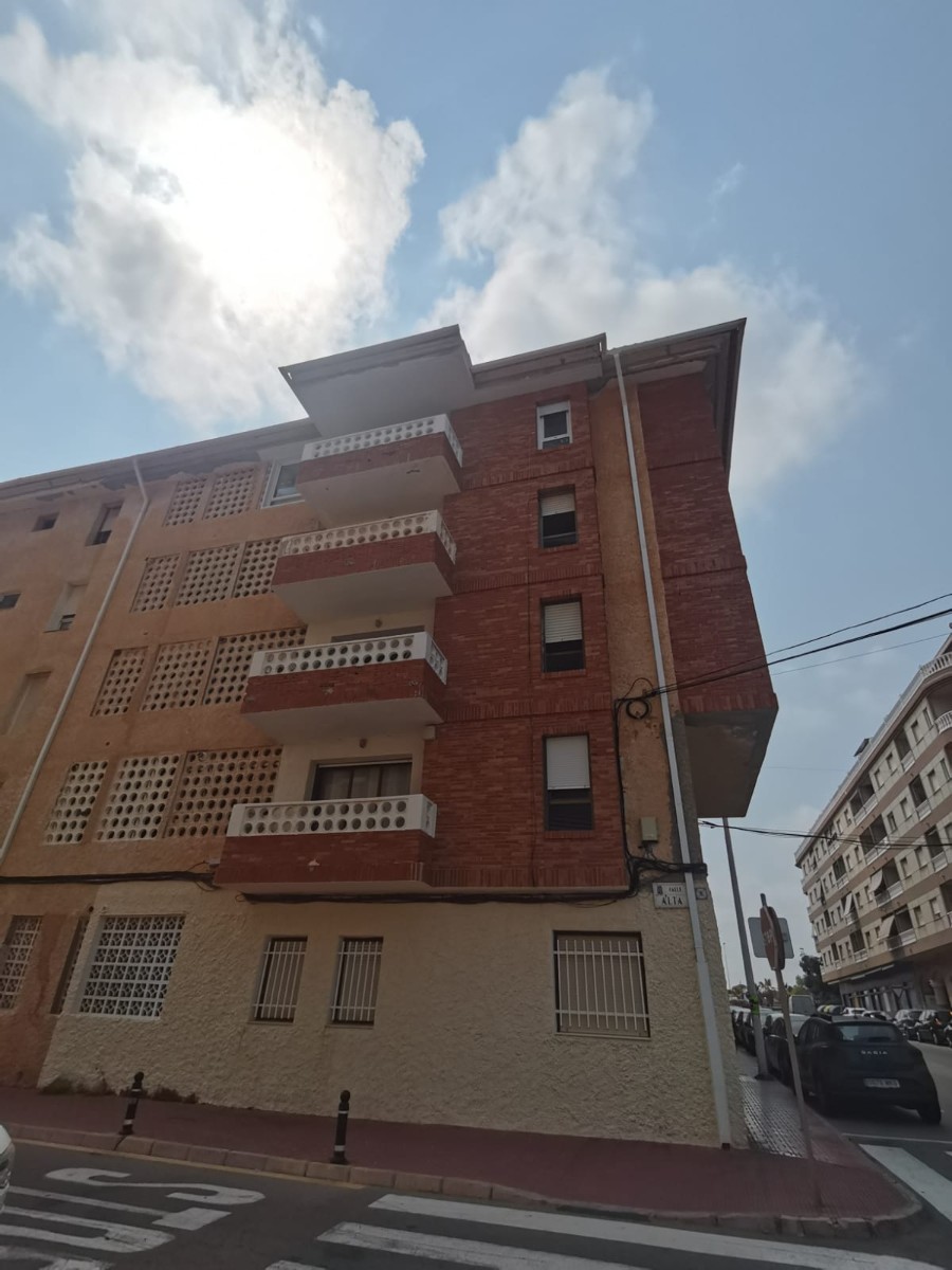 3 Bed, 1 Bath, ApartmentFor Sale, Torrevieja, Alicante