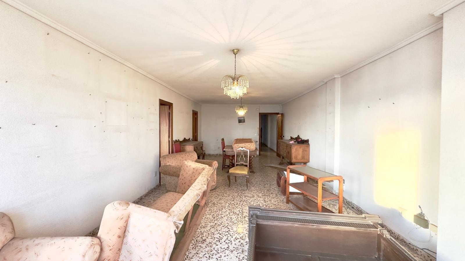 4 Bed, 2 Bath, ApartmentFor Sale, Torrevieja, Alicante