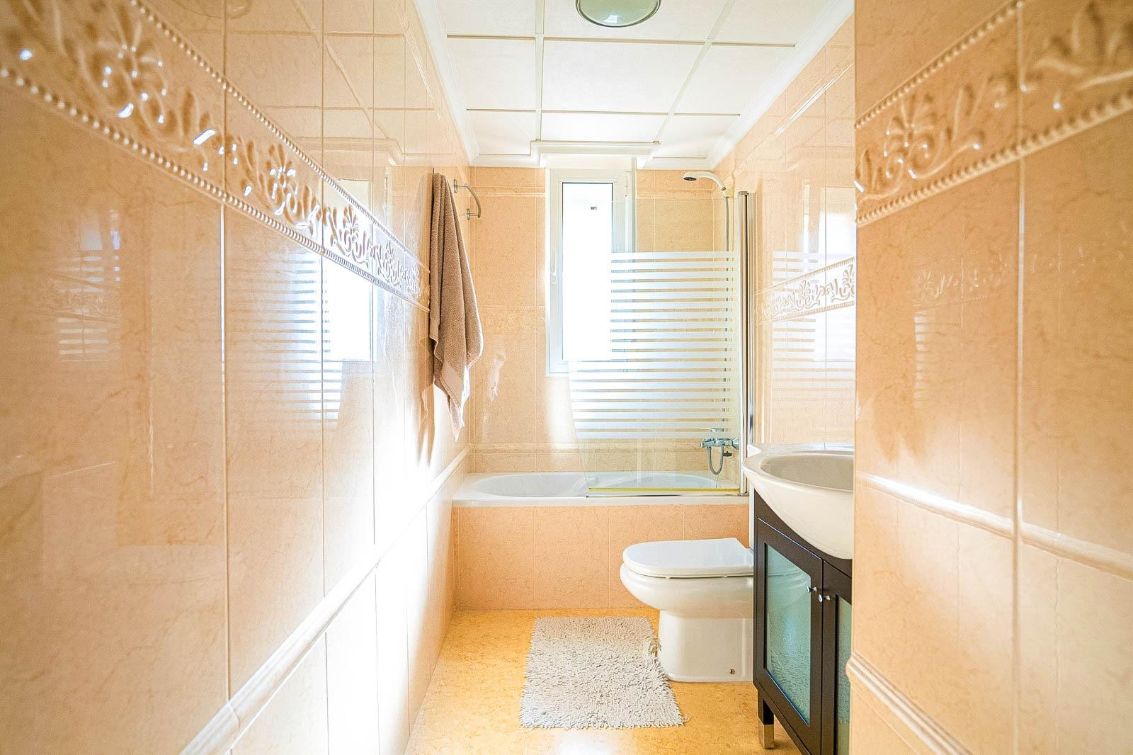 5 Bed, 4 Bath, HouseFor Sale, Torrevieja, Alicante