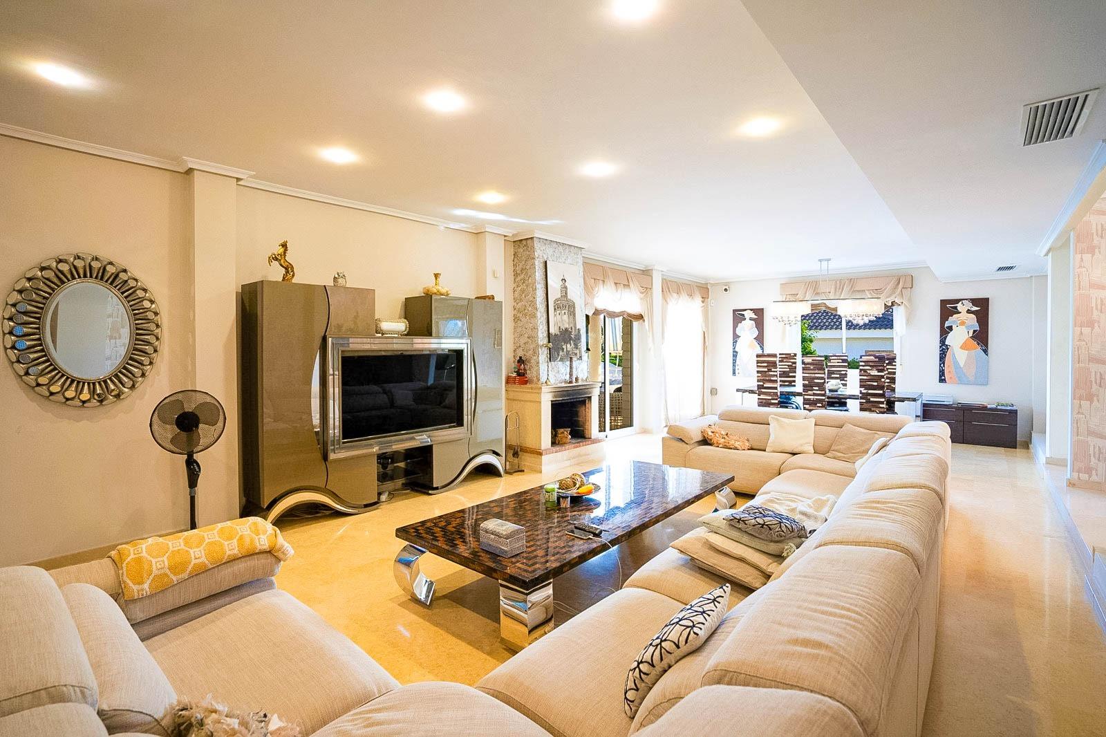 5 Bed, 4 Bath, HouseFor Sale, Torrevieja, Alicante