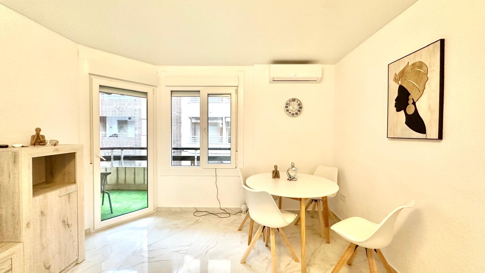 3 Bed, 2 Bath, ApartmentFor Sale, Torrevieja, Alicante