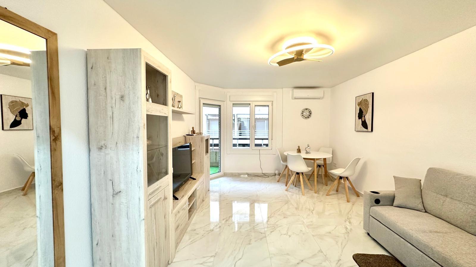 3 Bed, 2 Bath, ApartmentFor Sale, Torrevieja, Alicante