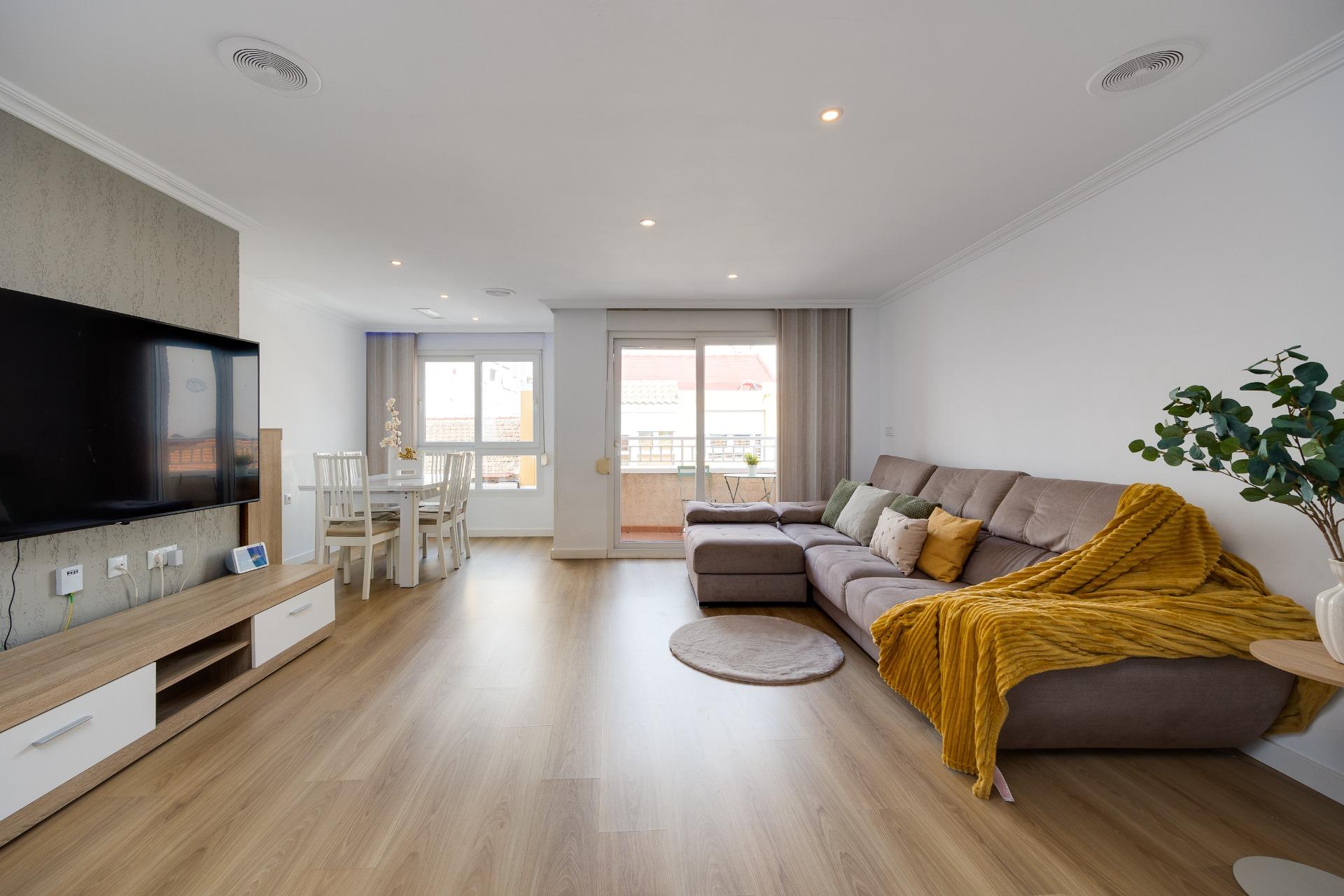 3 Bed, 2 Bath, ApartmentFor Sale, Torrevieja, Alicante