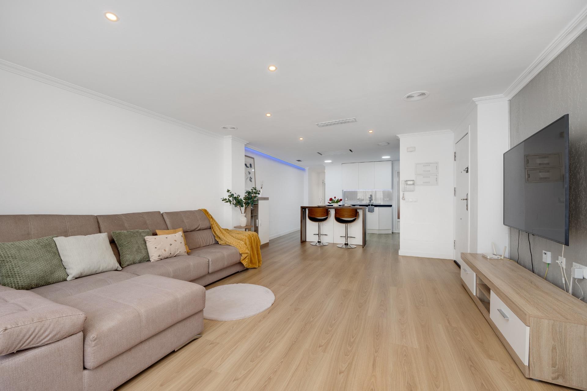 3 Bed, 2 Bath, ApartmentFor Sale, Torrevieja, Alicante