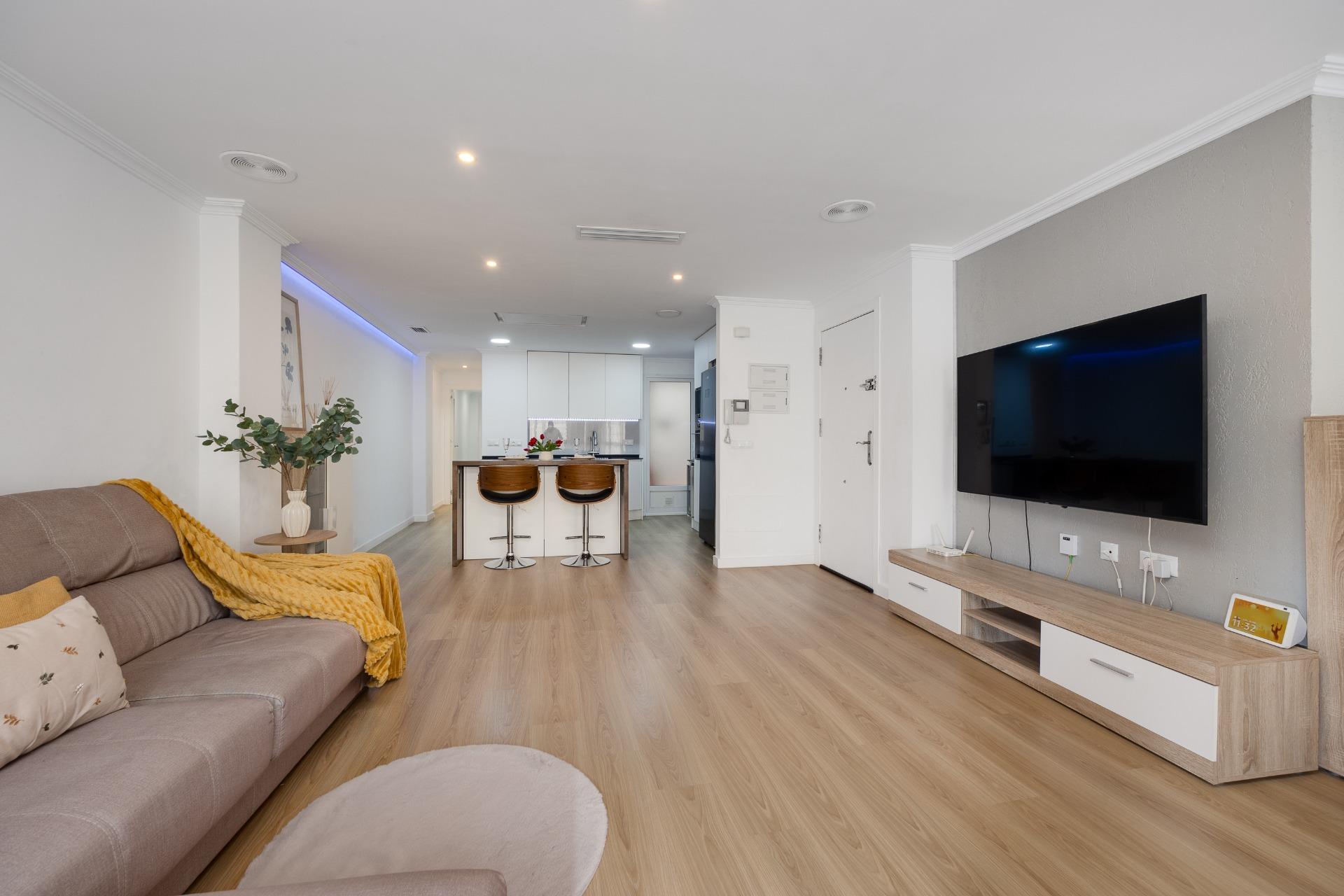 3 Bed, 2 Bath, ApartmentFor Sale, Torrevieja, Alicante