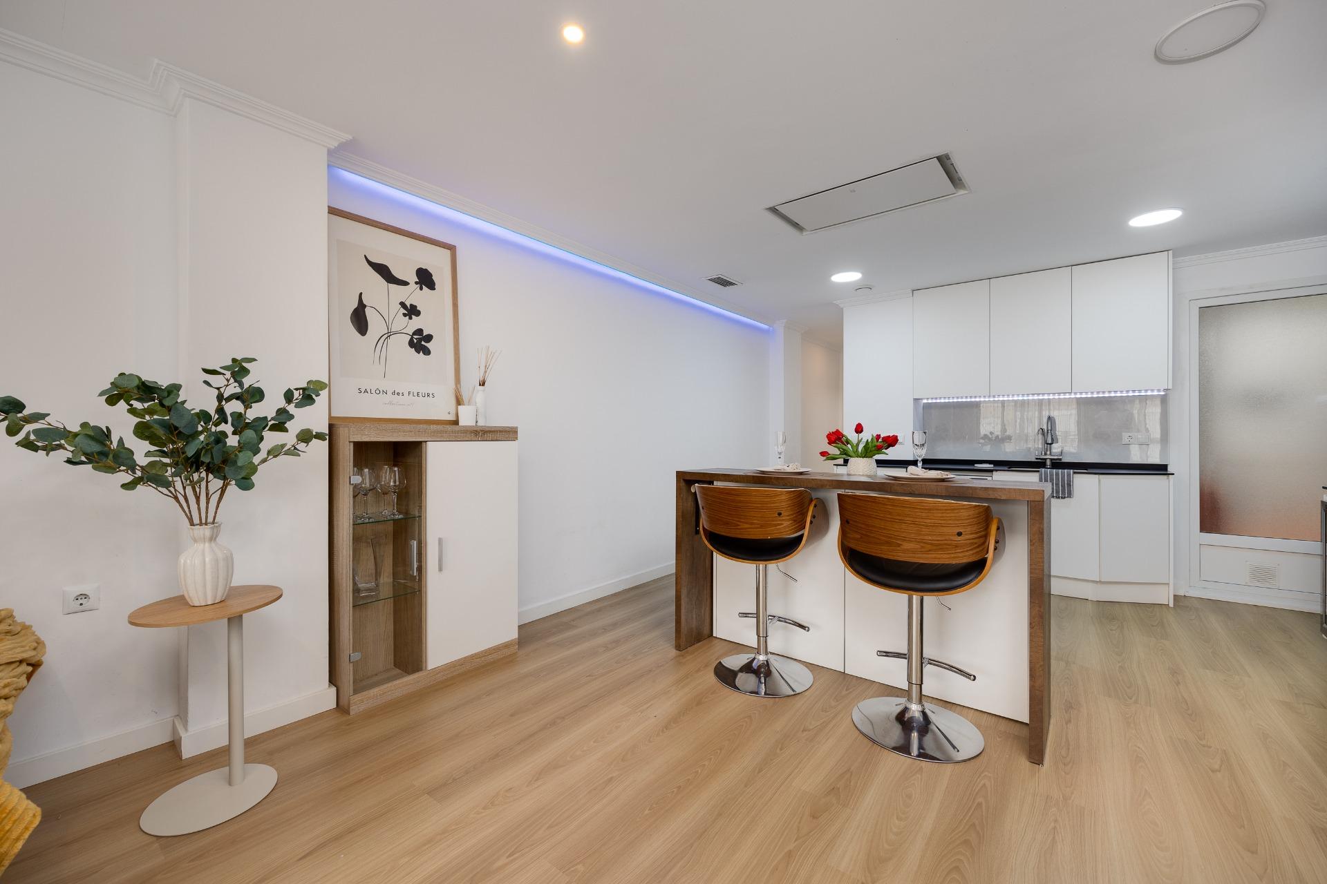 3 Bed, 2 Bath, ApartmentFor Sale, Torrevieja, Alicante