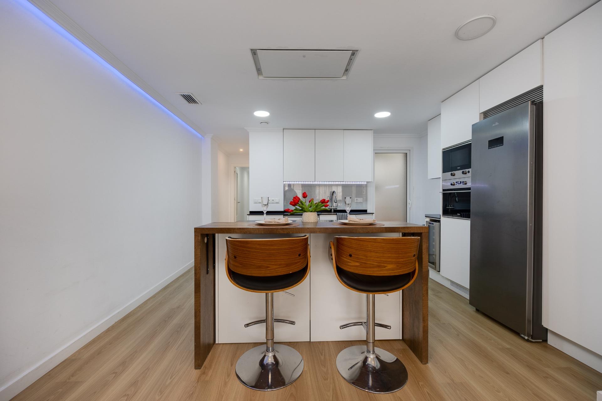 3 Bed, 2 Bath, ApartmentFor Sale, Torrevieja, Alicante