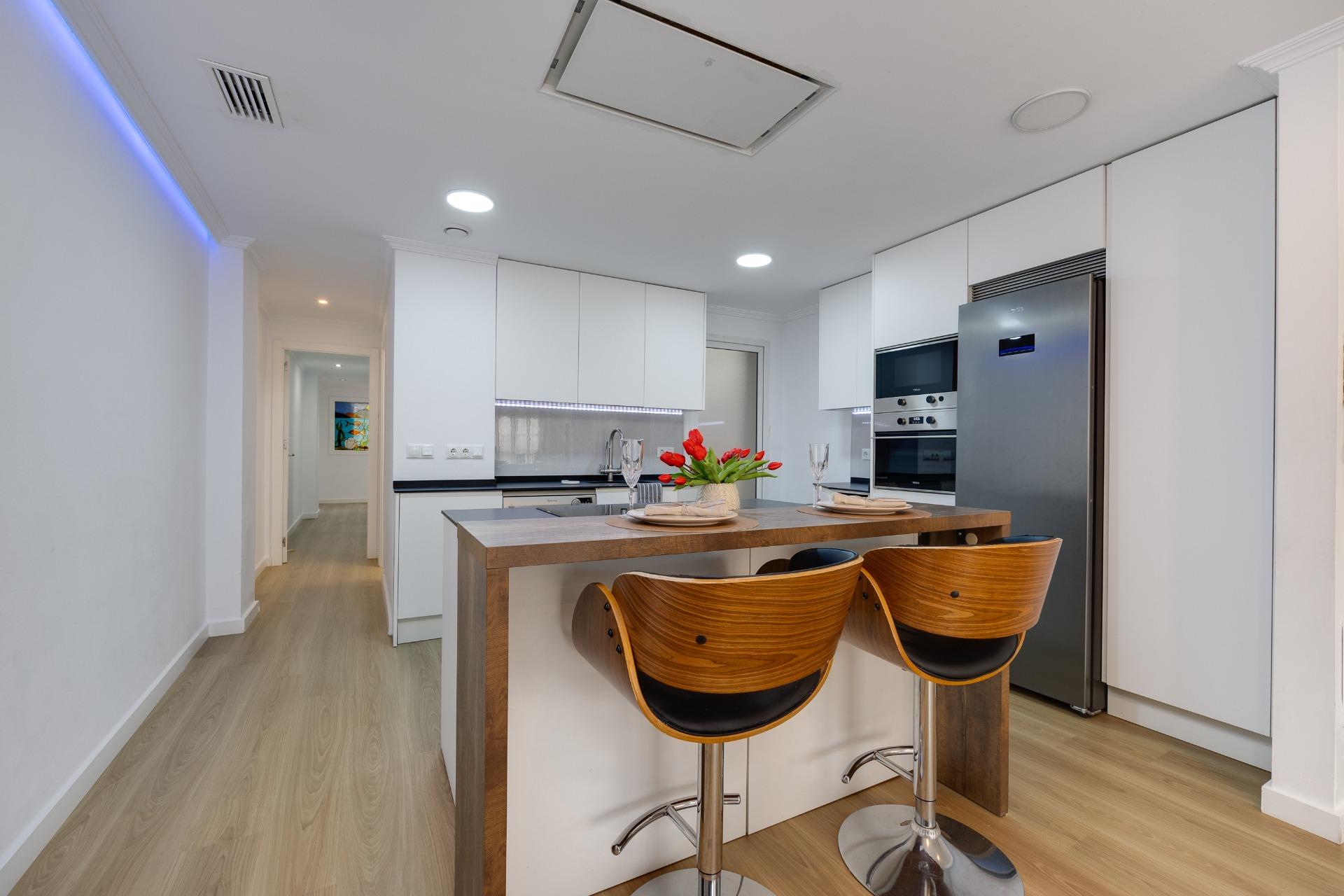 3 Bed, 2 Bath, ApartmentFor Sale, Torrevieja, Alicante