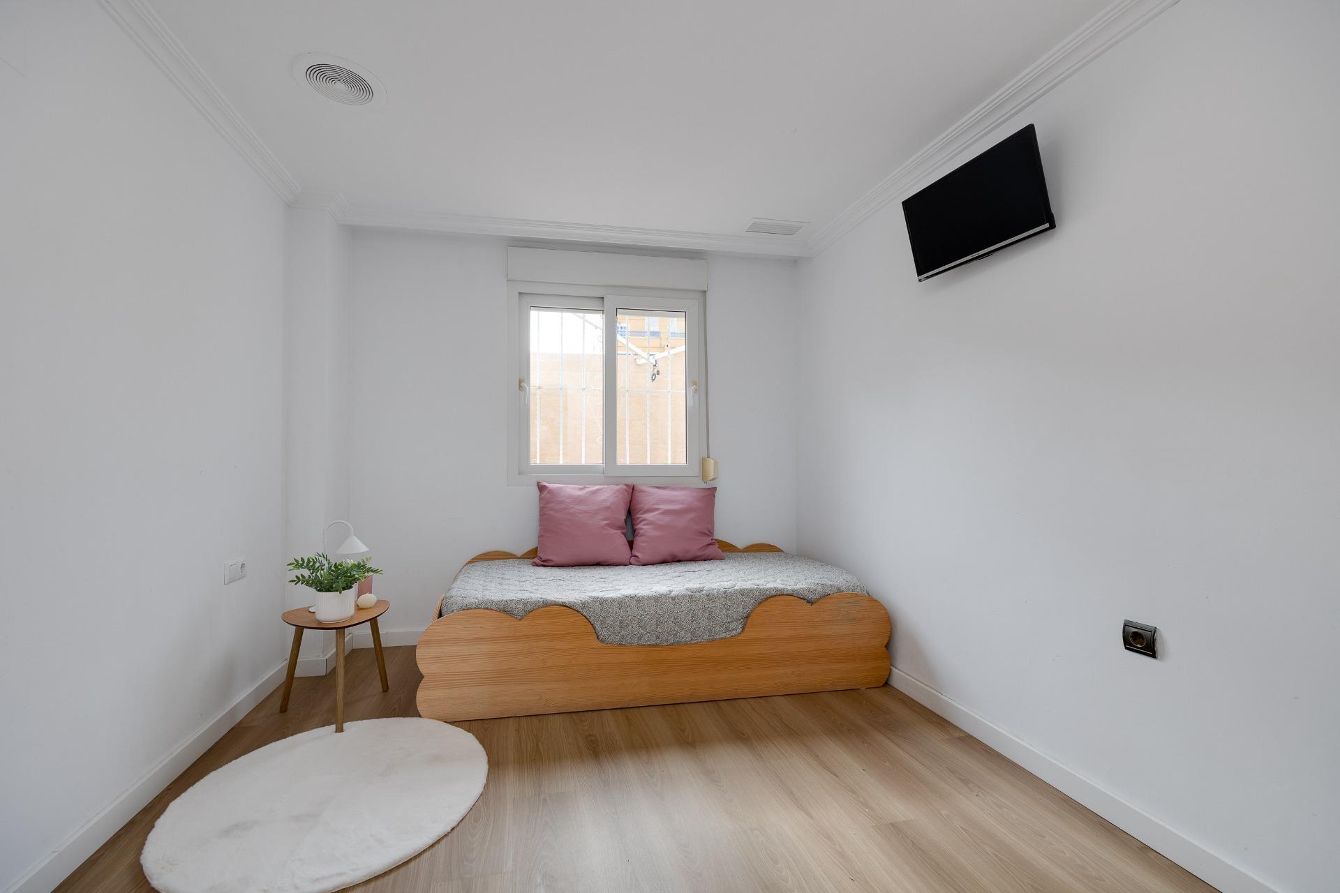 3 Bed, 2 Bath, ApartmentFor Sale, Torrevieja, Alicante