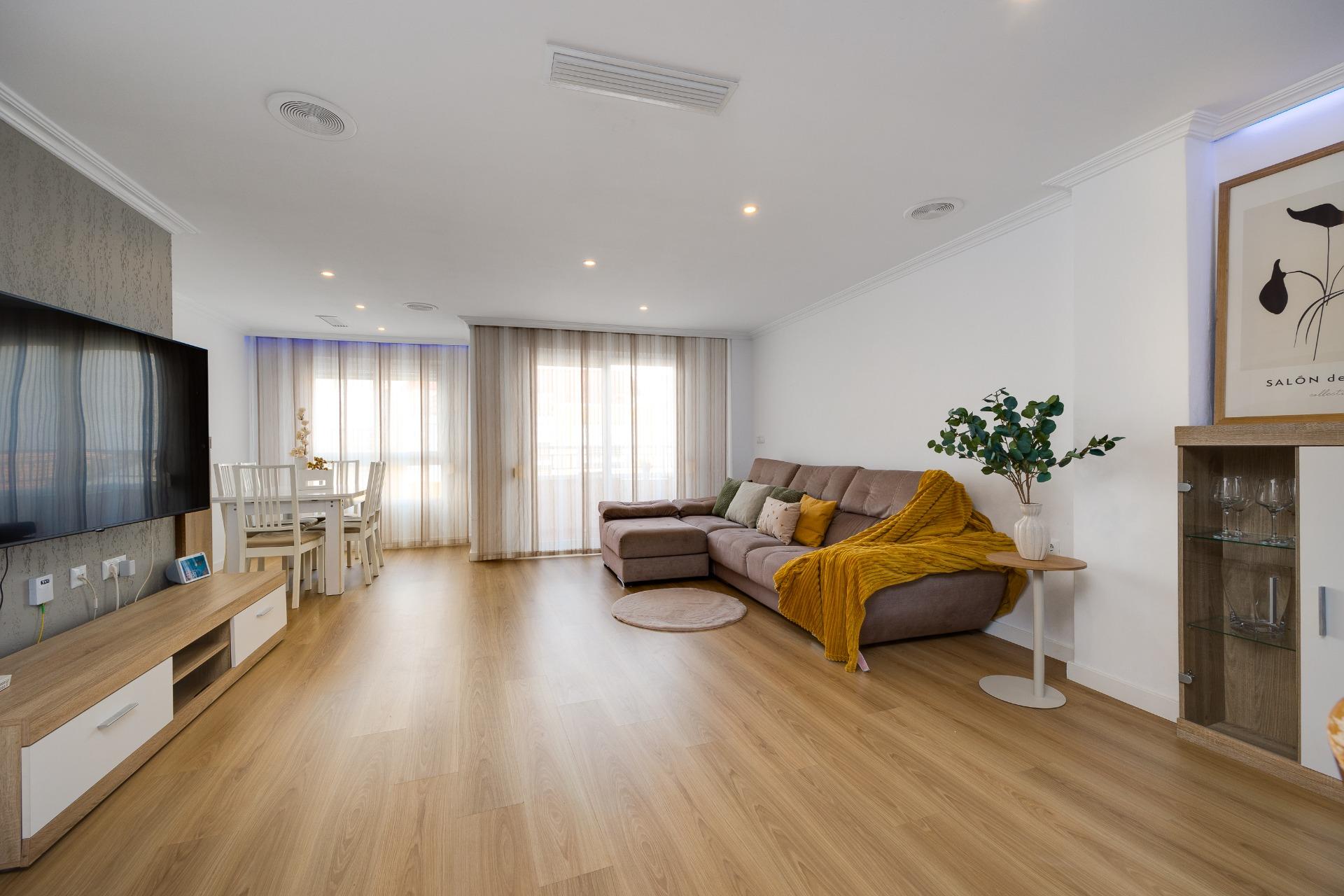 3 Bed, 2 Bath, ApartmentFor Sale, Torrevieja, Alicante