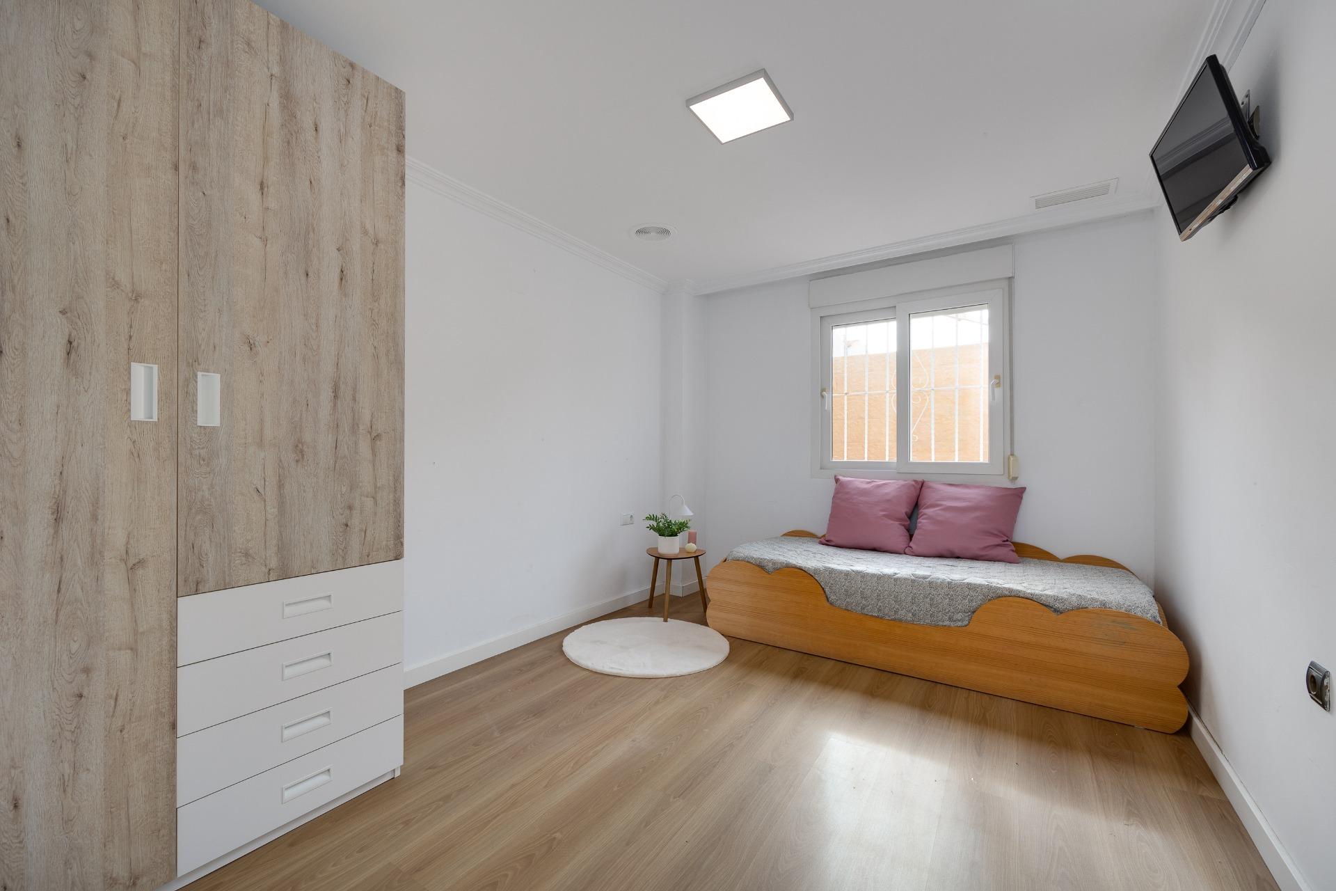 3 Bed, 2 Bath, ApartmentFor Sale, Torrevieja, Alicante