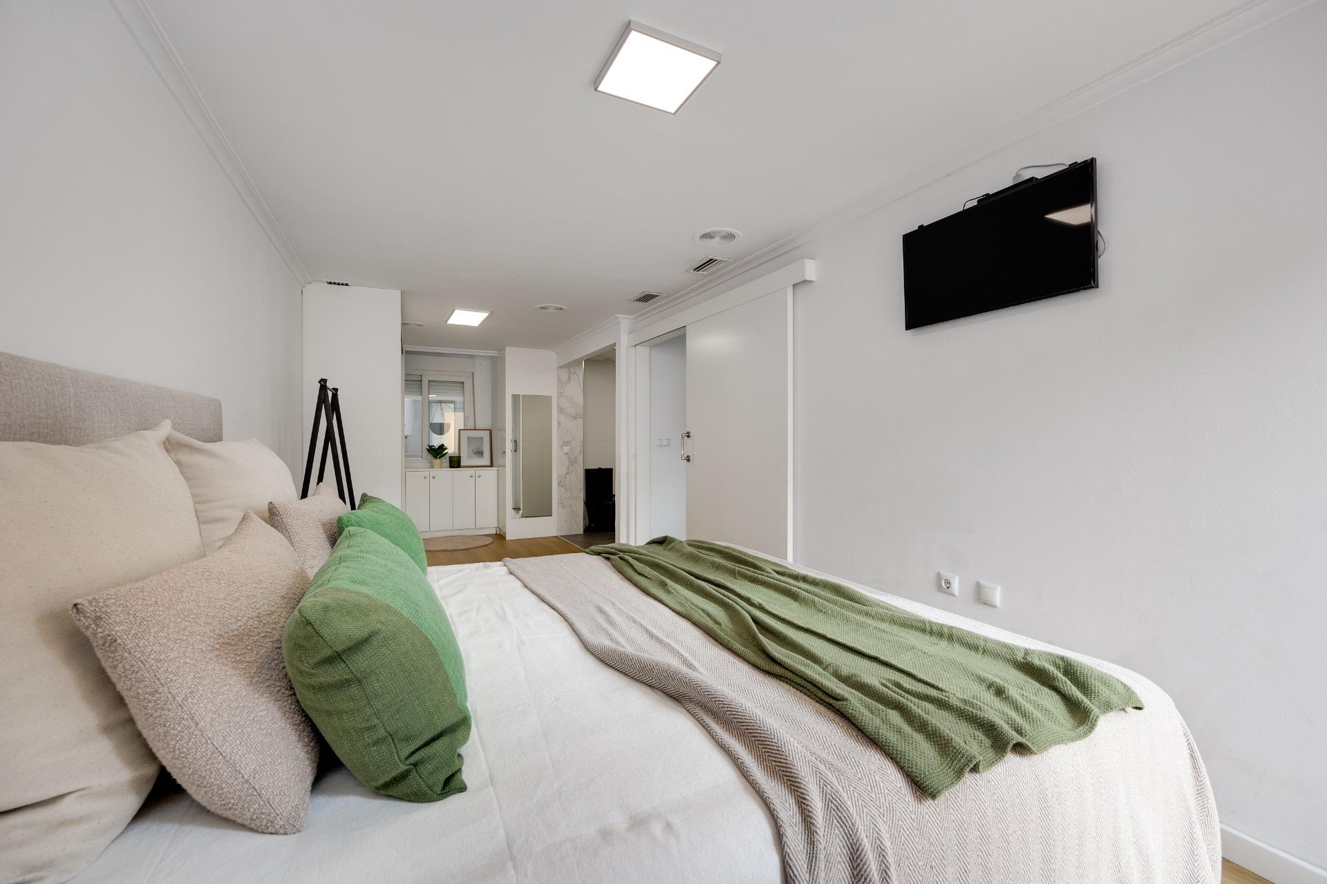 3 Bed, 2 Bath, ApartmentFor Sale, Torrevieja, Alicante