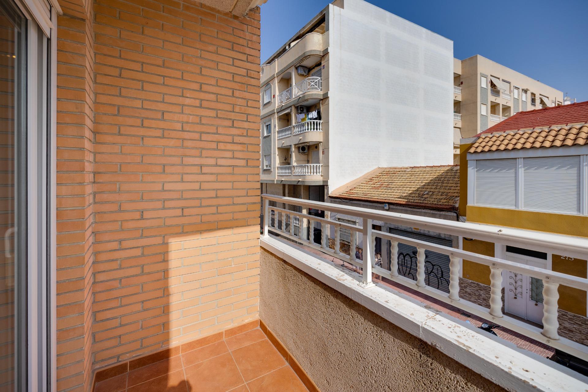 3 Bed, 2 Bath, ApartmentFor Sale, Torrevieja, Alicante