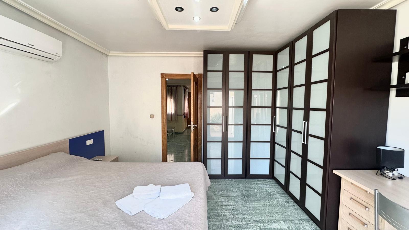 4 Bed, 2 Bath, ApartmentFor Sale, Torrevieja, Alicante