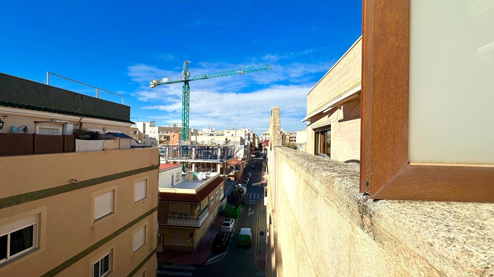 4 Bed, 2 Bath, ApartmentFor Sale, Torrevieja, Alicante