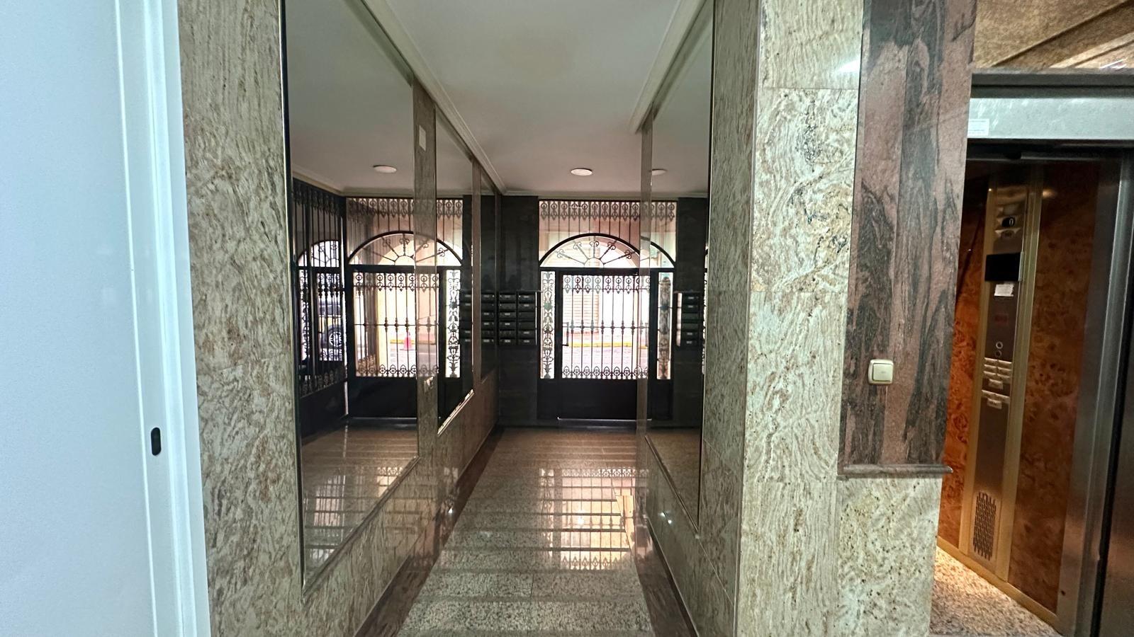 4 Bed, 2 Bath, ApartmentFor Sale, Torrevieja, Alicante