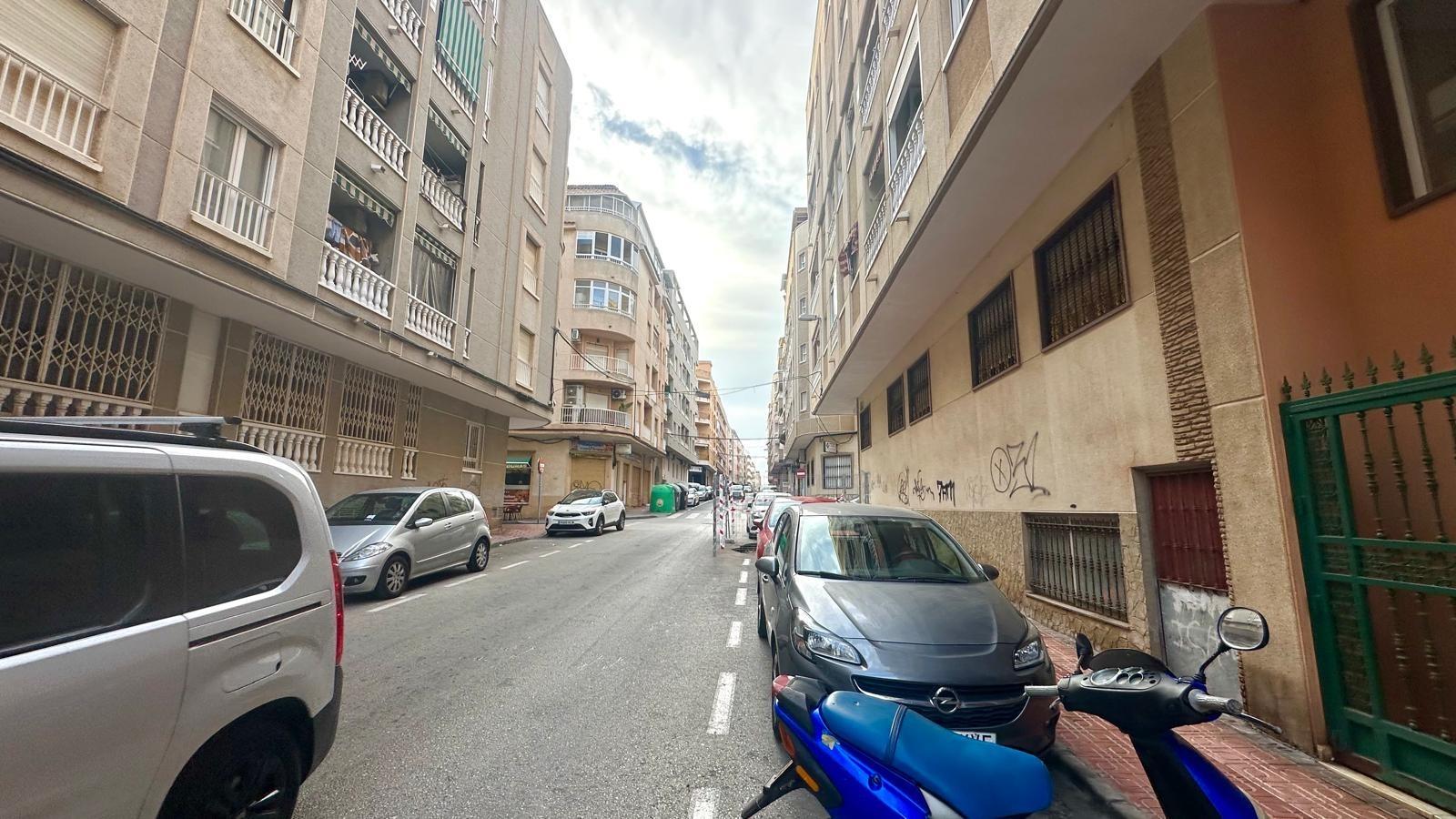 2 Bed, 1 Bath, ApartmentFor Sale, Torrevieja, Alicante