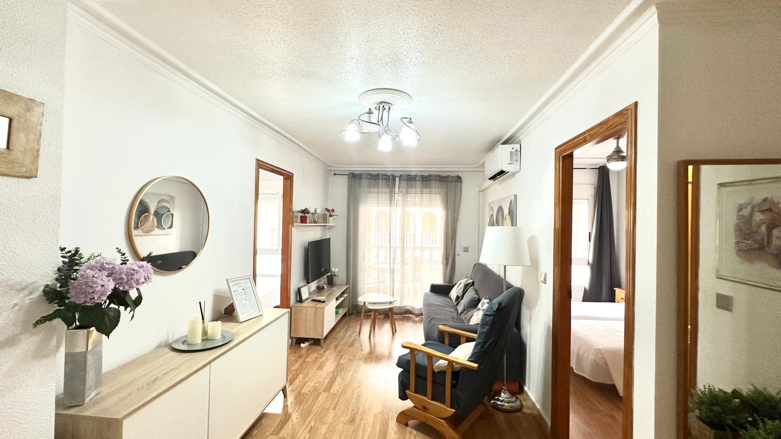 2 Bed, 1 Bath, ApartmentFor Sale, Torrevieja, Alicante