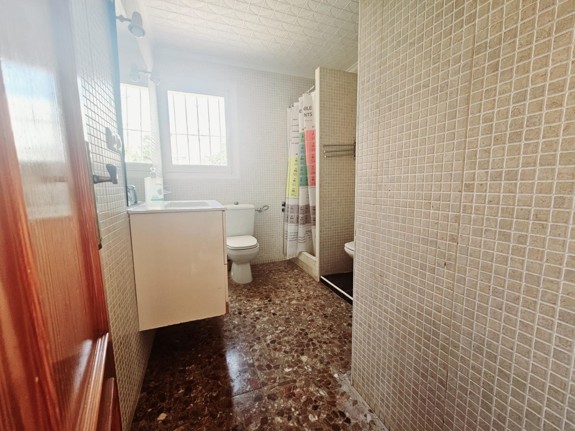 4 Bed, 2 Bath, HouseFor Sale, Torrevieja, Alicante