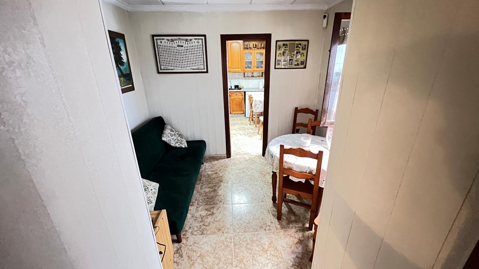 4 Bed, 1 Bath, ApartmentFor Sale, Torrevieja, Alicante