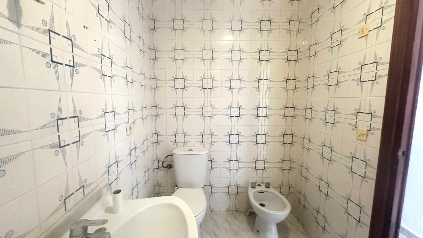 3 Bed, 1 Bath, ApartmentFor Sale, Torrevieja, Alicante