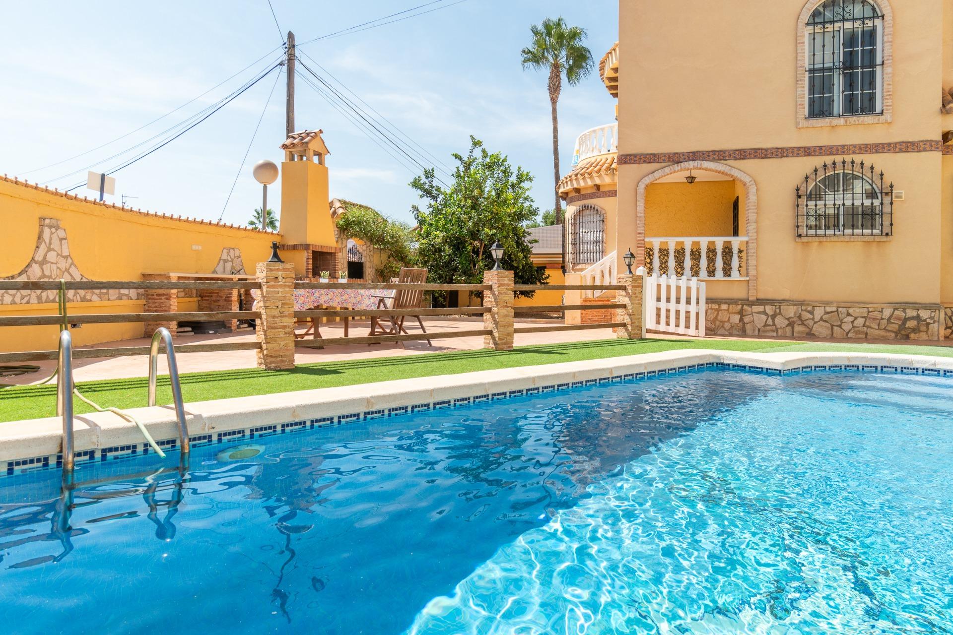 5 Bed, 3 Bath, HouseFor Sale, Orihuela Costa, Alicante