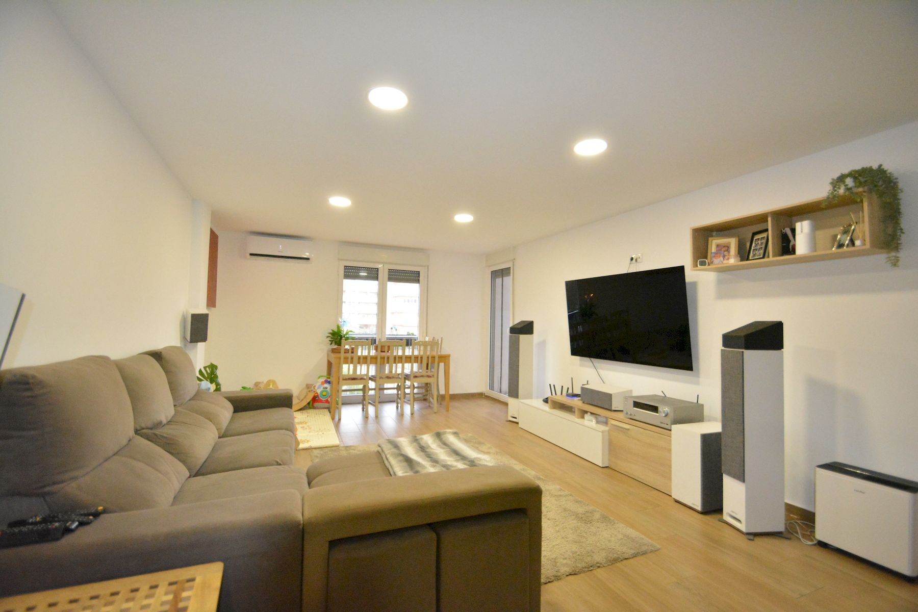 3 Bed, 2 Bath, ApartmentFor Sale, Guardamar Del Segura, Alicante
