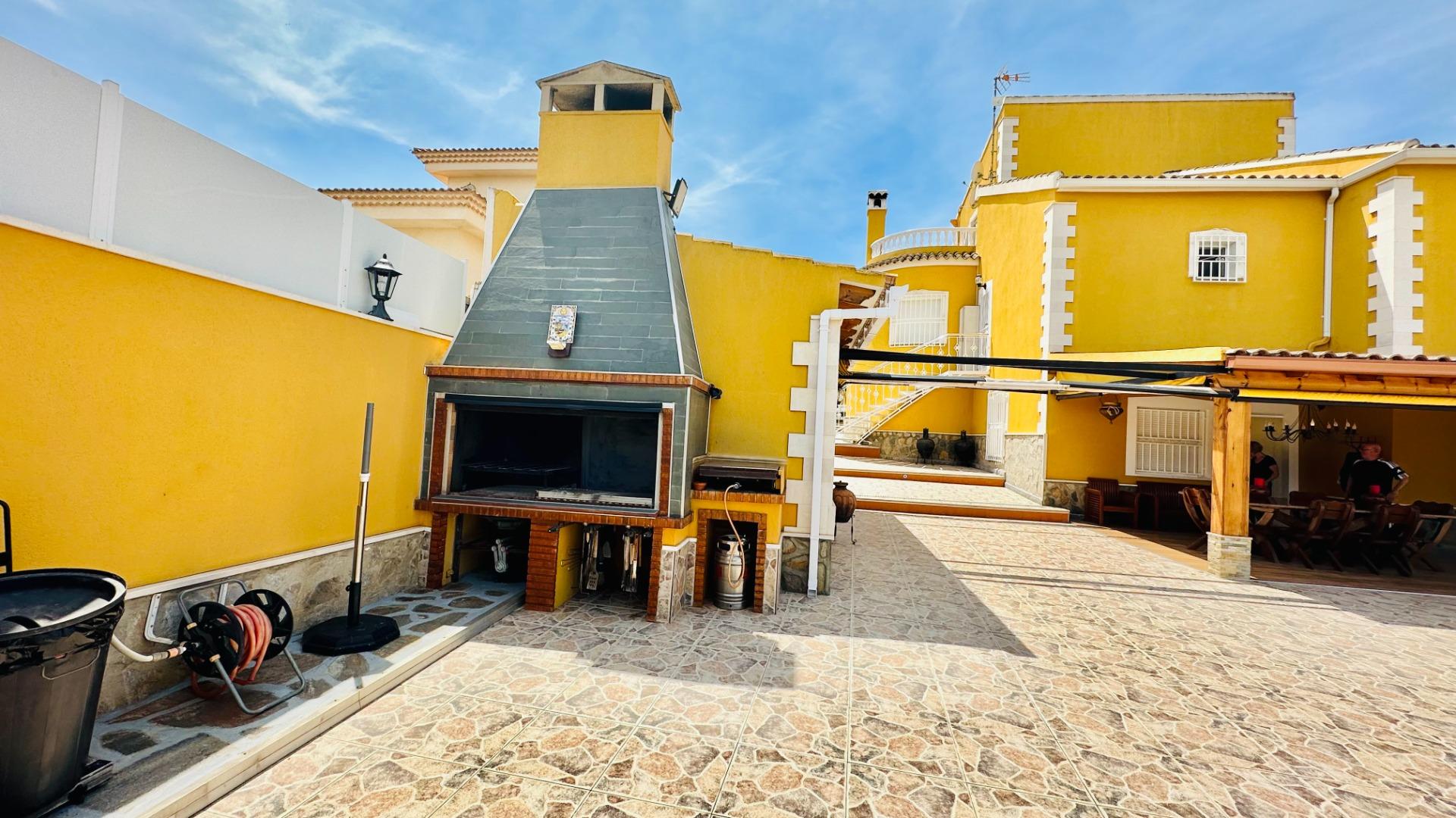 5 Bed, 3 Bath, HouseFor Sale, Orihuela, Alicante