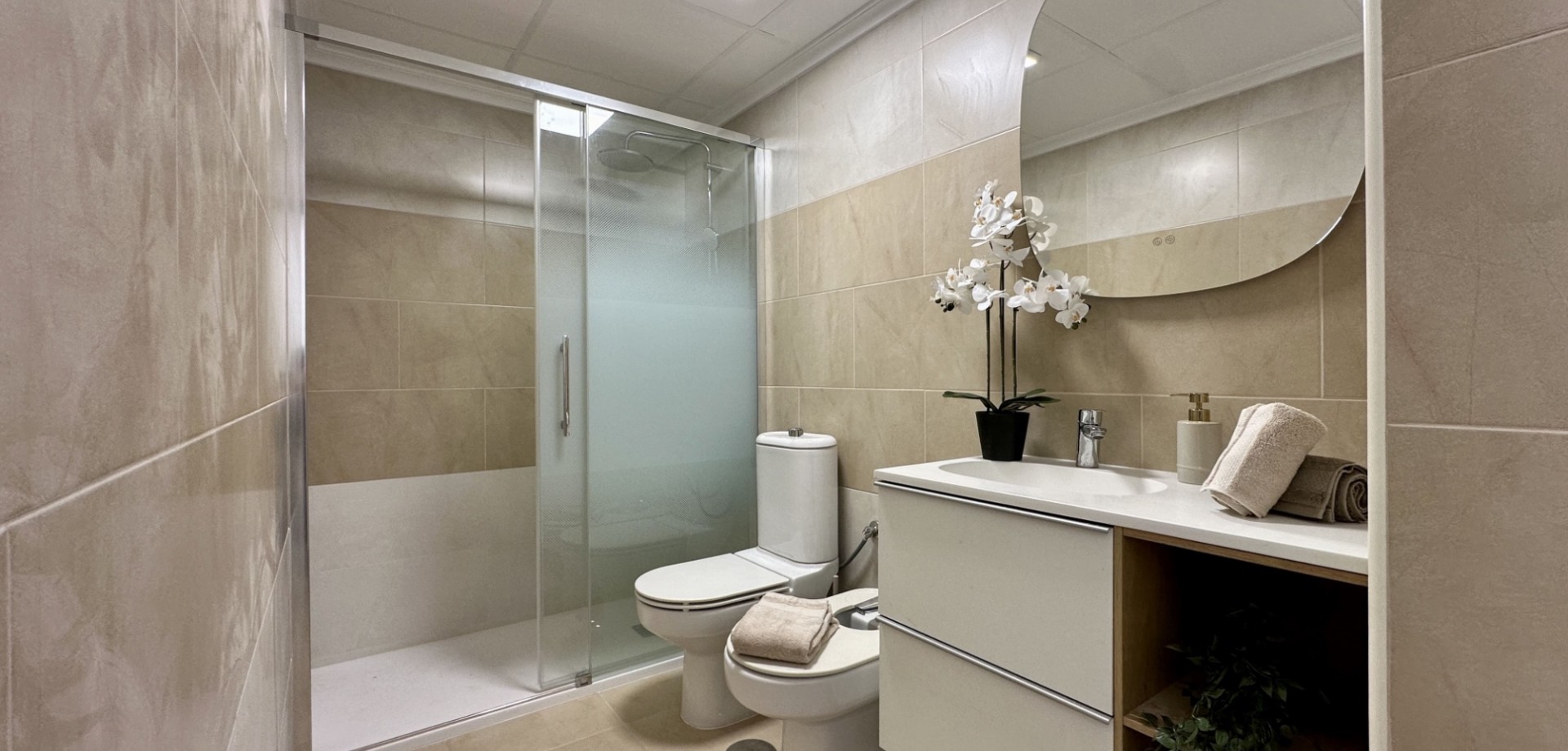 3 Bed, 2 Bath, ApartmentFor Sale, Torrevieja, Alicante