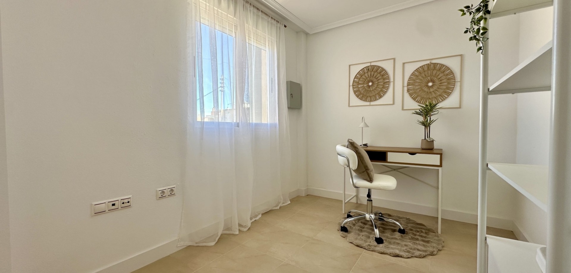 3 Bed, 2 Bath, ApartmentFor Sale, Torrevieja, Alicante