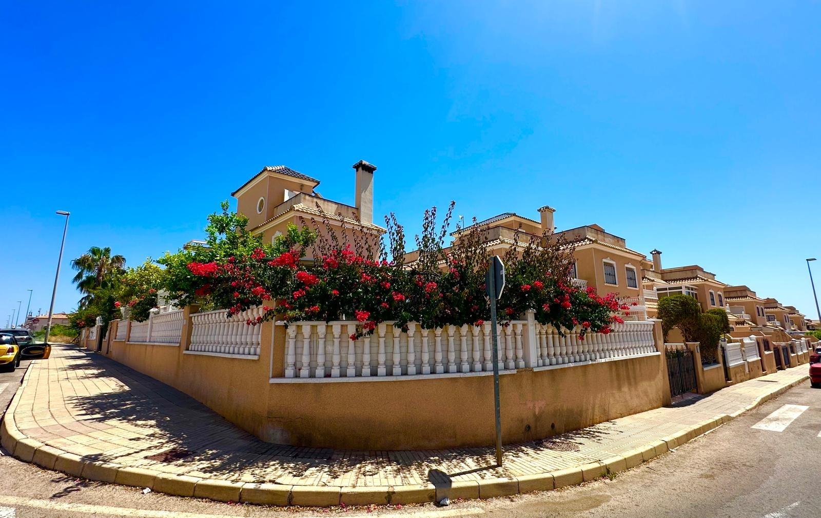 4 Bed, 3 Bath, HouseFor Sale, Orihuela Costa, Alicante