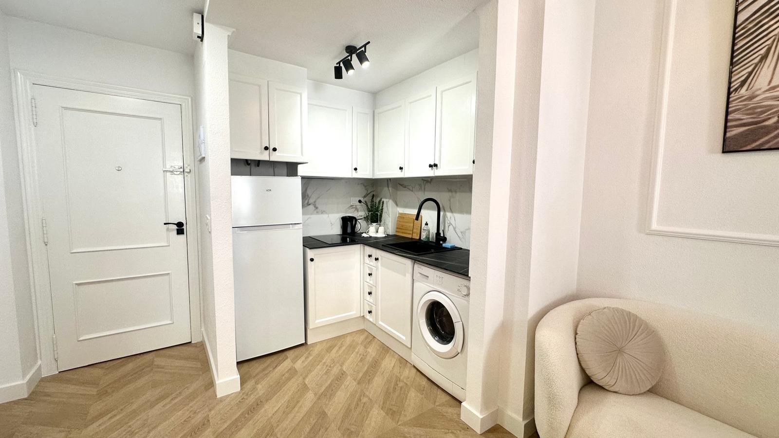 2 Bed, 1 Bath, ApartmentFor Sale, Torrevieja, Alicante