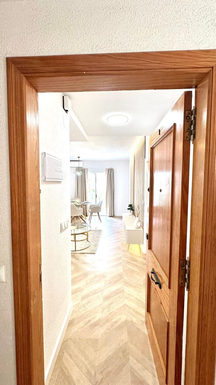 2 Bed, 1 Bath, ApartmentFor Sale, Torrevieja, Alicante