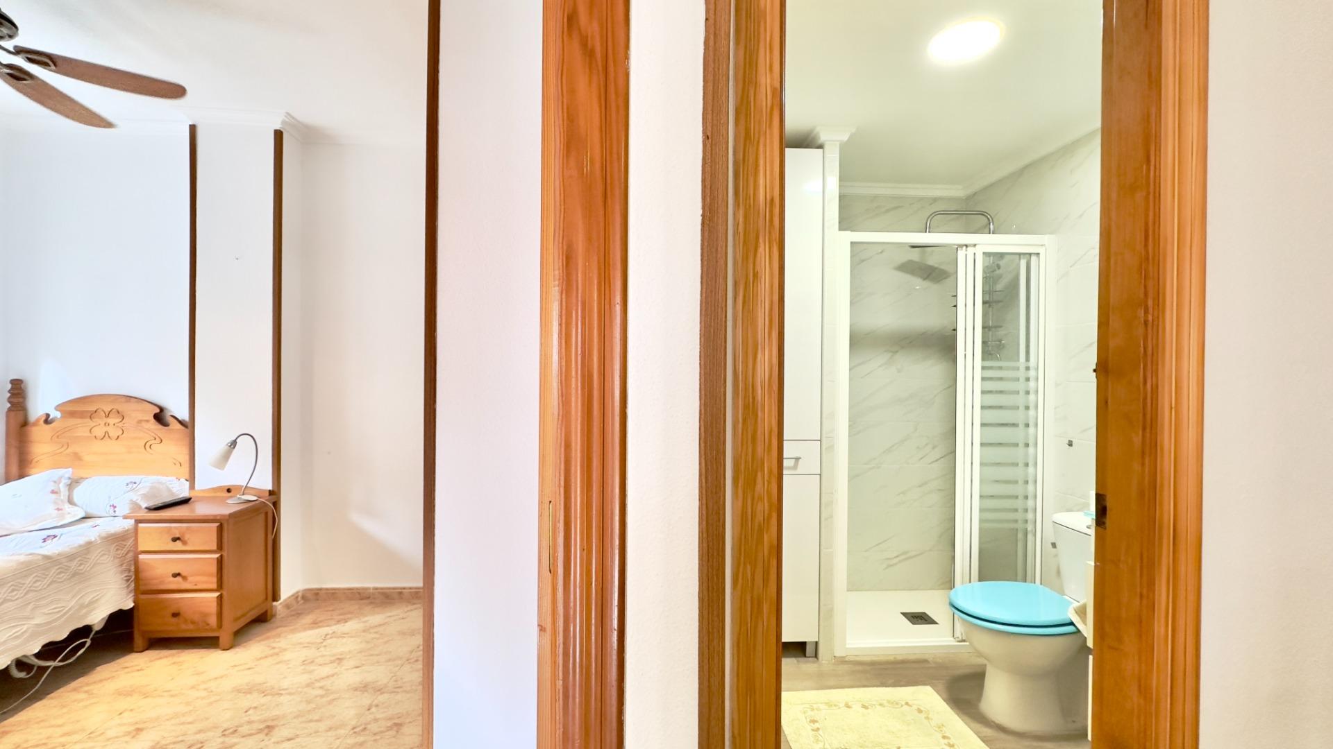 2 Bed, 1 Bath, ApartmentFor Sale, Torrevieja, Alicante