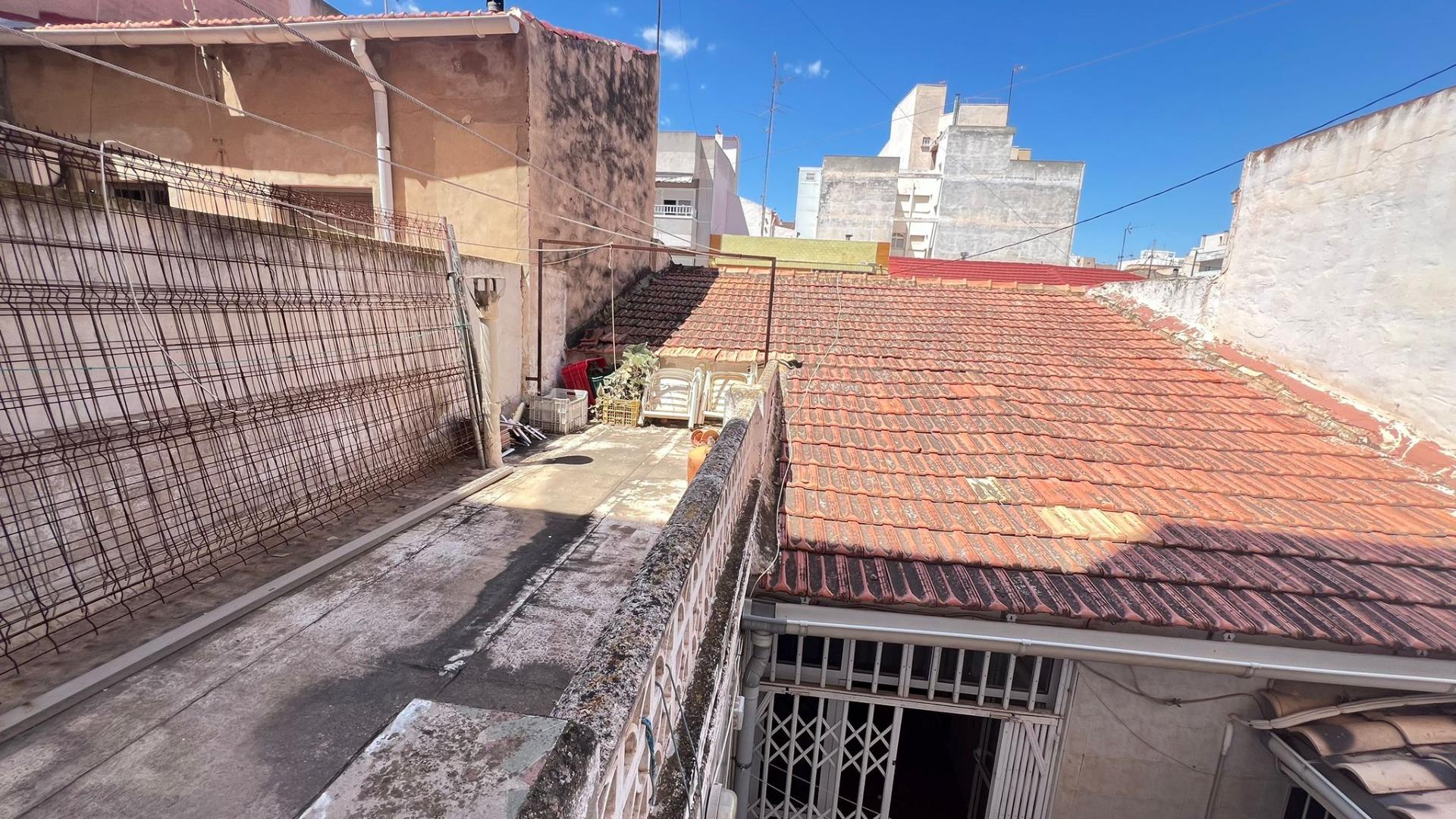 4 Bed, 1 Bath, ApartmentFor Sale, Torrevieja, Alicante