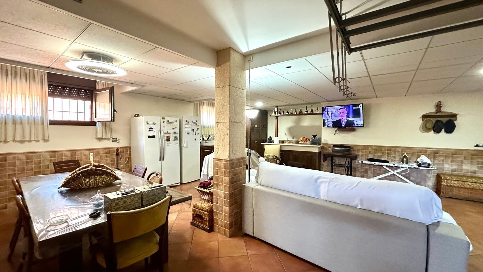 4 Bed, 3 Bath, HouseFor Sale, Torrevieja, Alicante