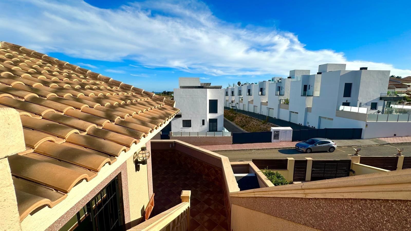4 Bed, 3 Bath, HouseFor Sale, Torrevieja, Alicante