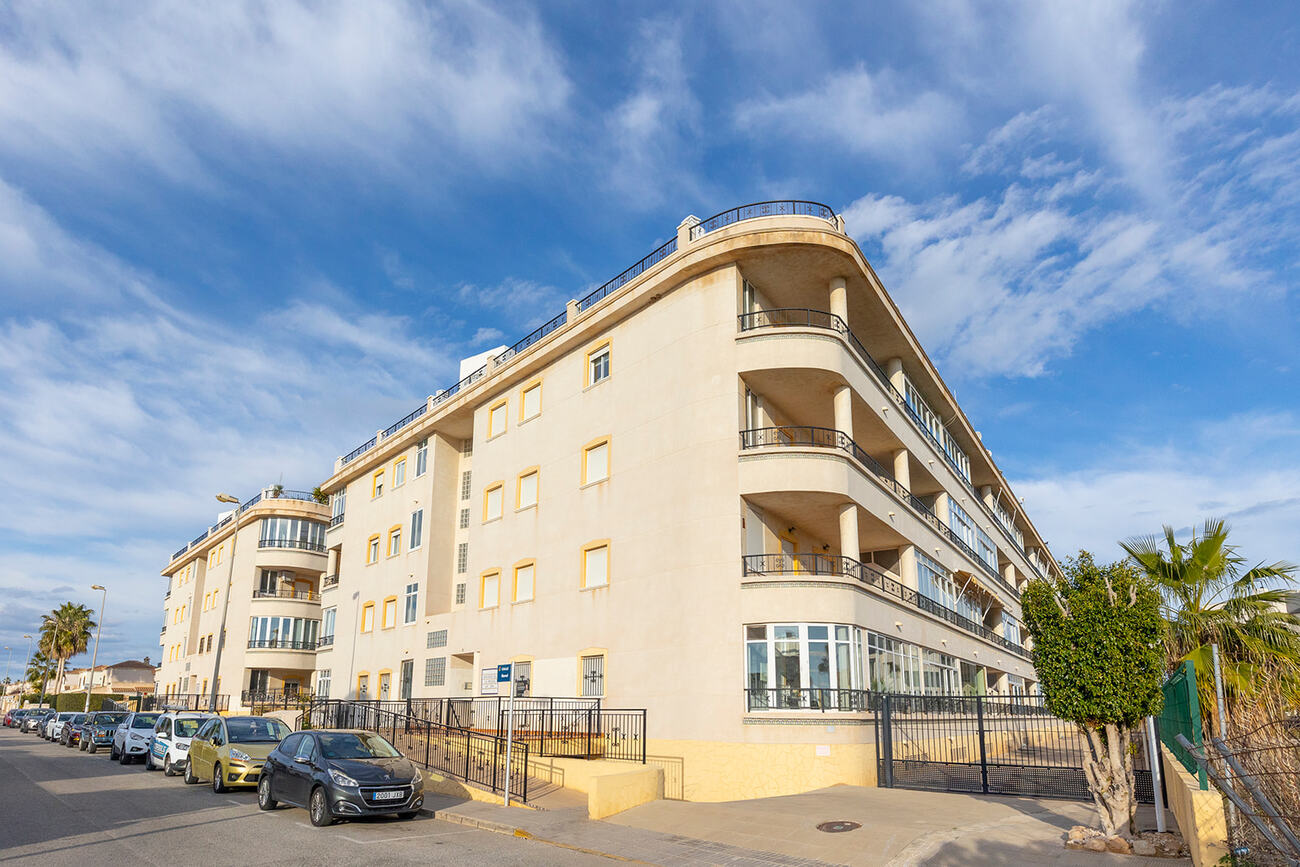 2 Bed, 1 Bath, ApartmentFor Sale, Orihuela Costa, Alicante