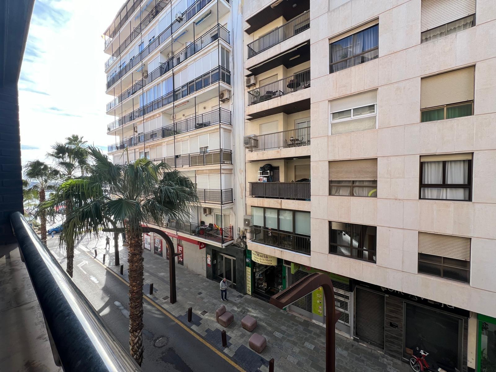 3 Bed, 2 Bath, ApartmentFor Sale, Torrevieja, Alicante