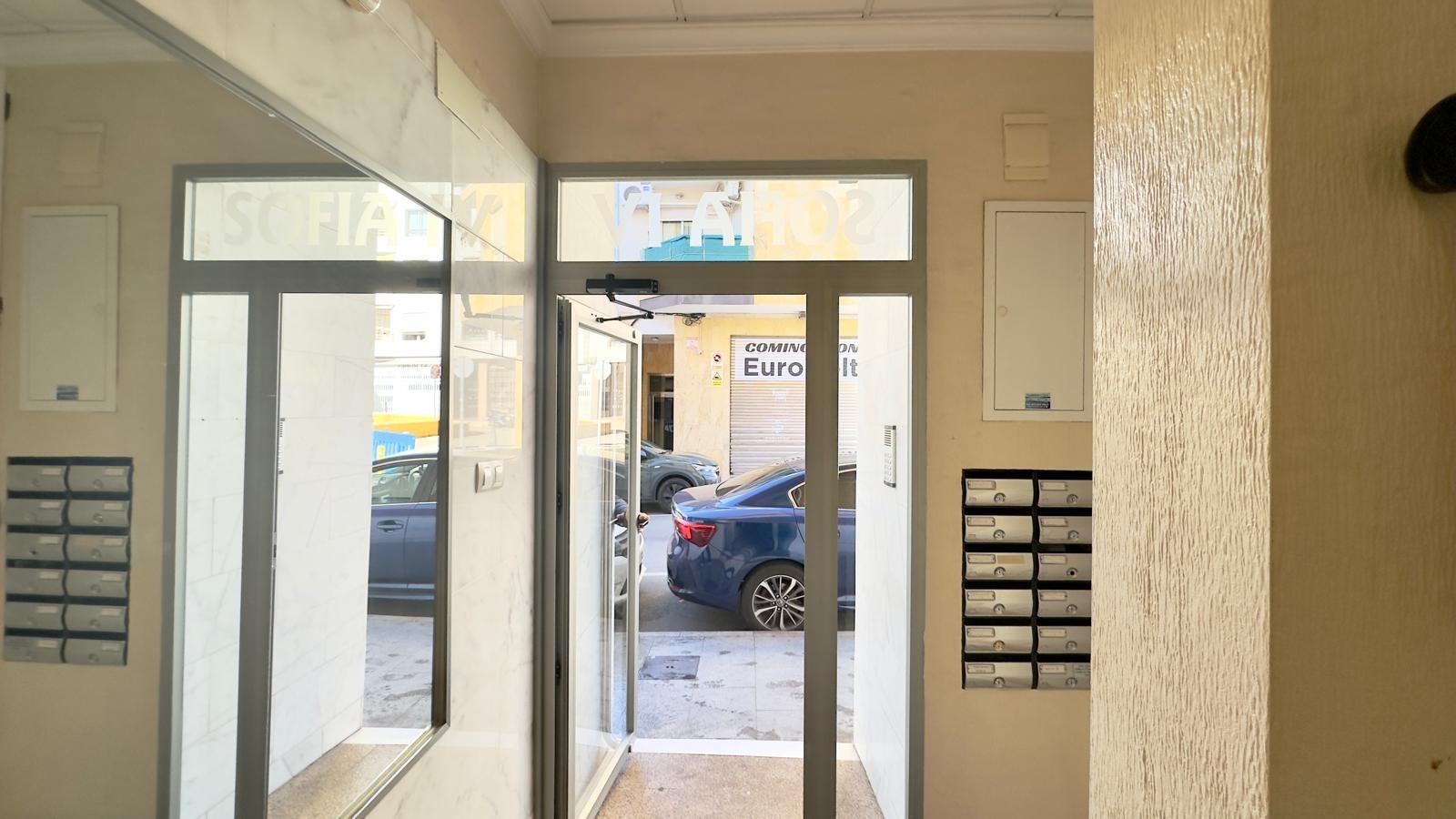 2 Bed, 1 Bath, ApartmentFor Sale, Torrevieja, Alicante