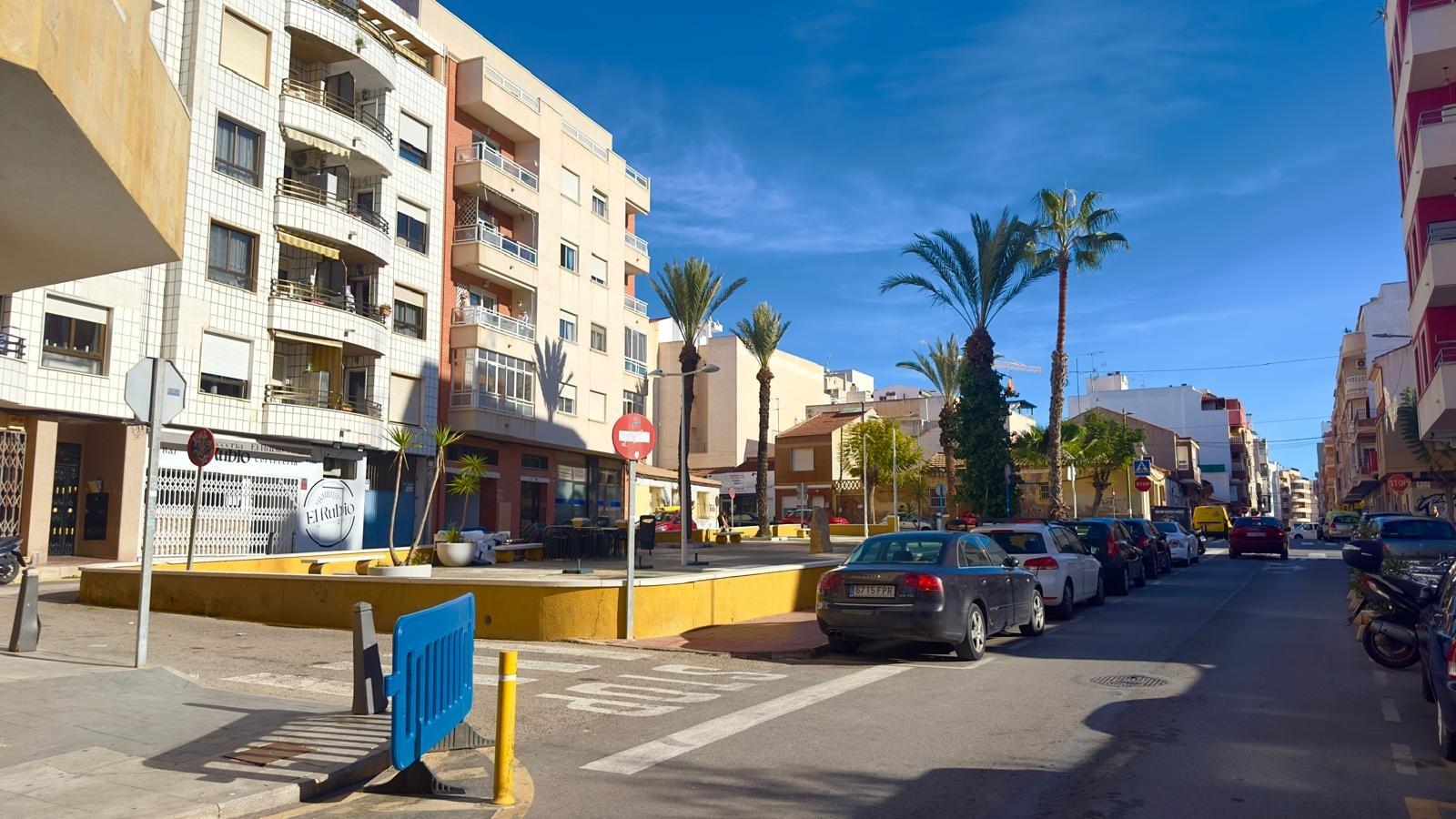 2 Bed, 1 Bath, ApartmentFor Sale, Torrevieja, Alicante